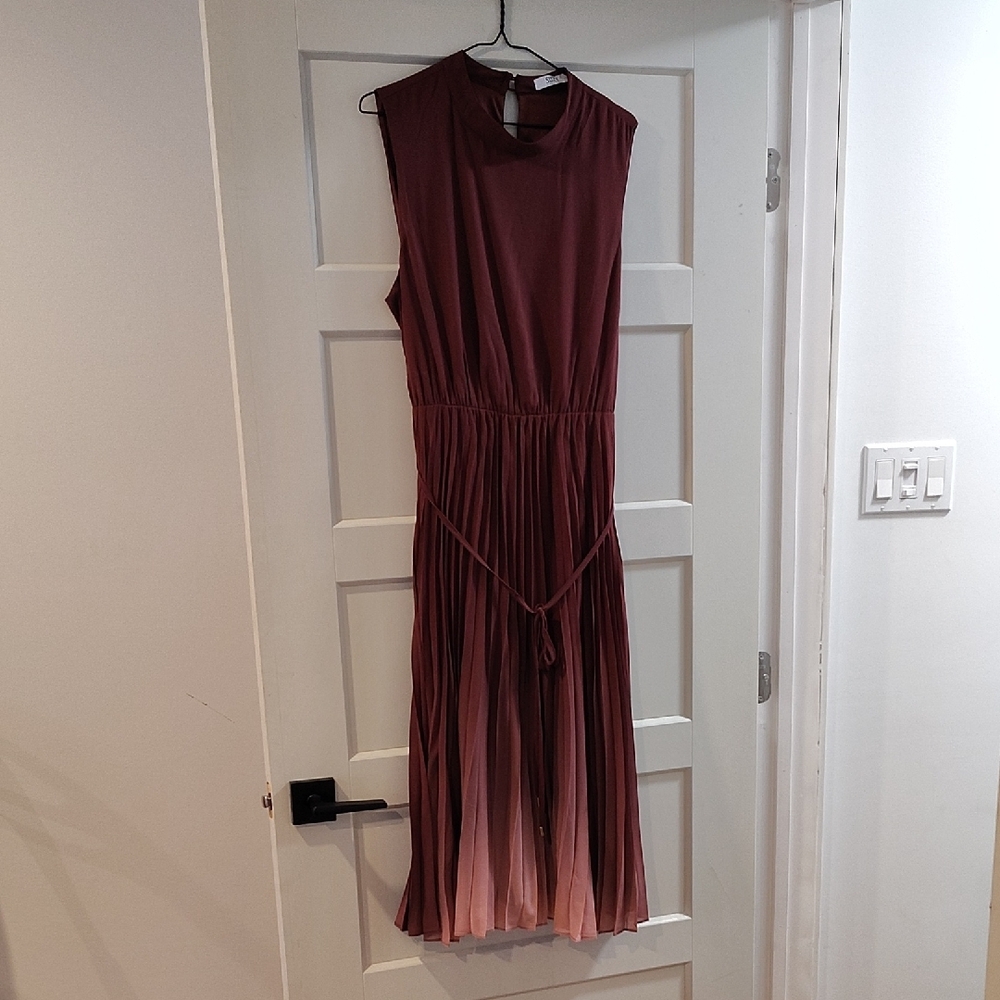 🔥2 For 39$🔥Suzy Shier Mauve and Cream Pleated Midi Dress - Picture 3 of 4